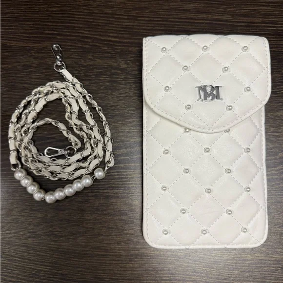 Badgley Mischka White Crossbody Bag - Picture 1 of 5